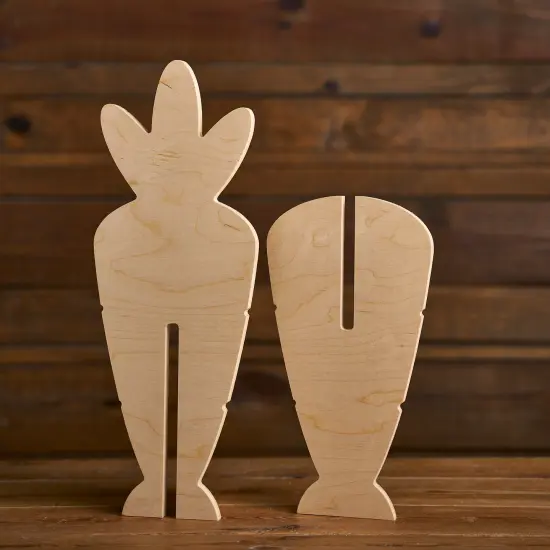 17 in. Unfinished Wooden Slotted Standing Carrot {2}