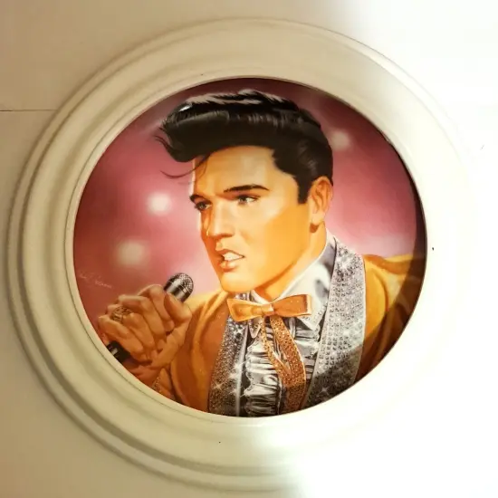 ELVIS PRESLEY " GOLDEN BOY" 8" COLLECTOR PLATE {1}