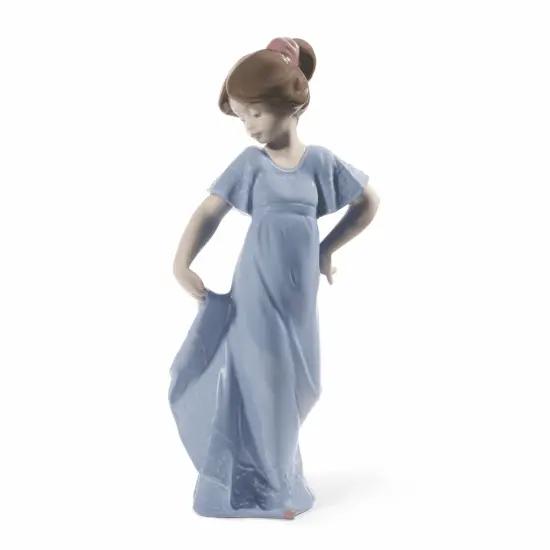 NAO Elegant Youth Collection: How Pretty! Figurine (Special Edition) {1}