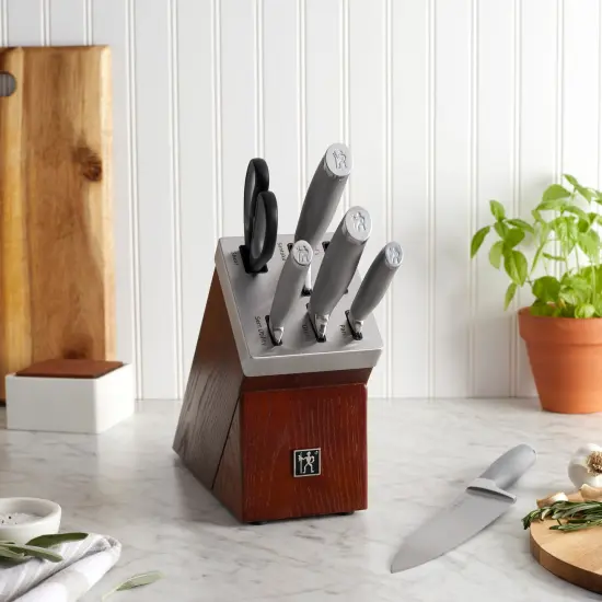 Henckels Modernist 7-pc Self-Sharpening Knife Block Set {3}
