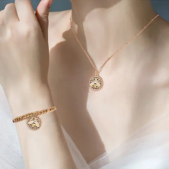 *10* 18mm Gold Flat Round Bee Charms {5}