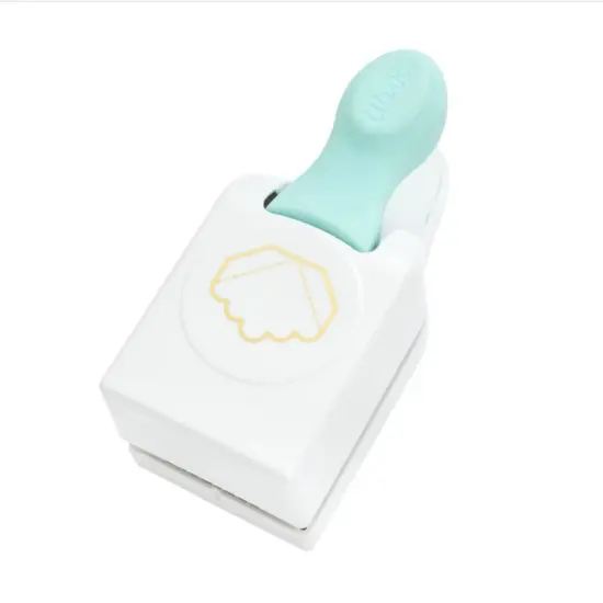 We R Memory Keepers - Embossing Punch - Photo Corner - Scallop 60000541 {2}