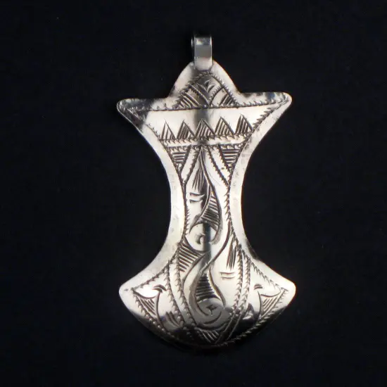 The Bead Chest Pendulum-Shaped Engraved Moroccan Pendant {1}