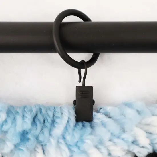 HerrschnersBlack Finial Rod with Clips Hanger Multi {3}