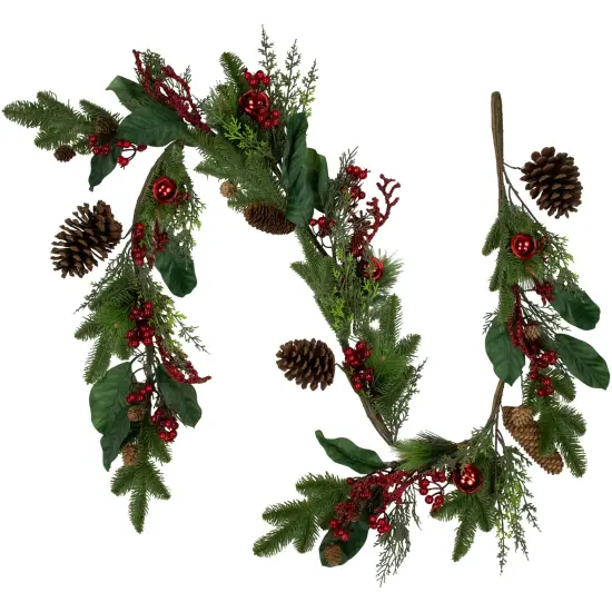 Northlight Pinecones and Berries Artificial Christmas Garland - 6' x 8" - Unlit Green {1}