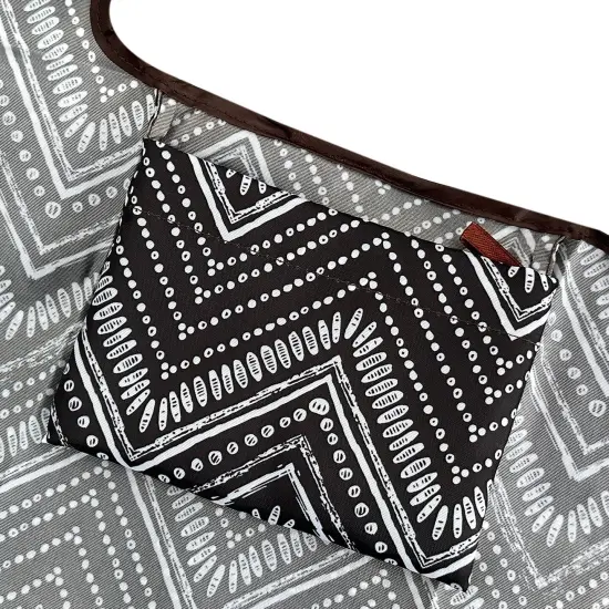 Wrapables Large & Small Foldable Tote Nylon Reusable Grocery Bags, Set of 2 Intricate Chevron {4}