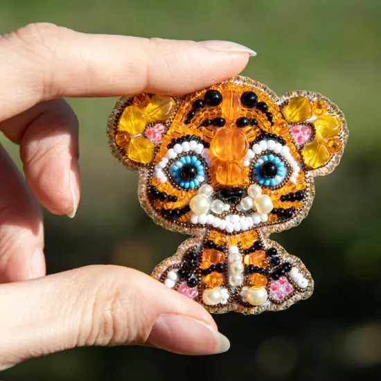 Beadwork kit for creating brooch Crystal Art Tiger BP-335C {4}