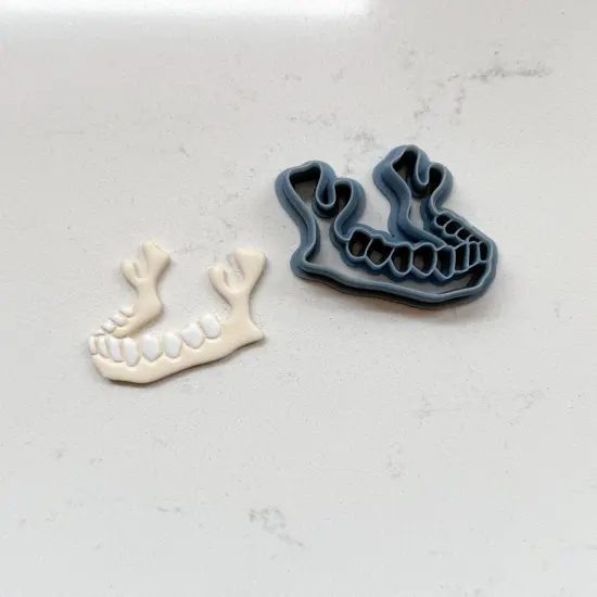 SKELETON BOTTOM JAW | HALLOWEEN 2025 | CLAY CUTTERS {1}