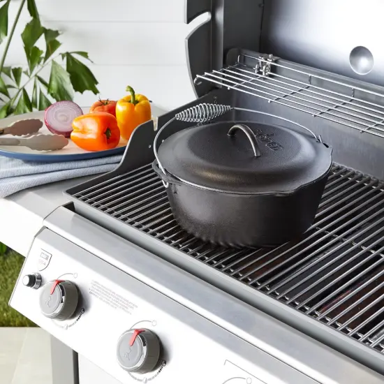 Lodge Cast Iron Dutch Oven with Iron Cover, Pre-Seasoned, 7-Quart {4}