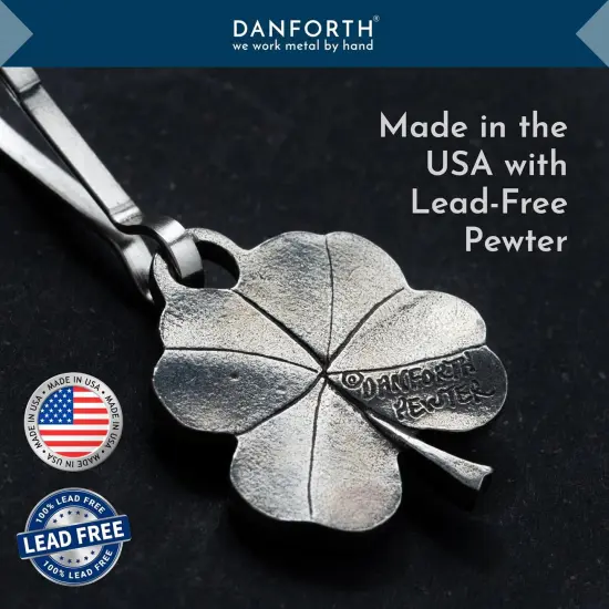 Green Clover Zipper Pull {3}