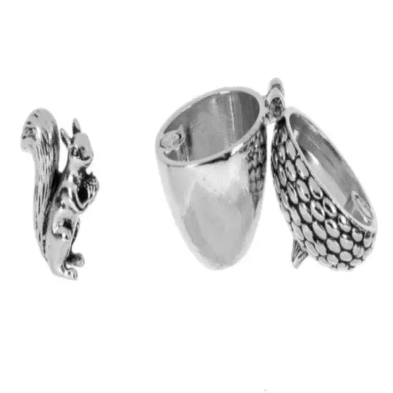 Squirrel Surprise Pocket Charm {2}