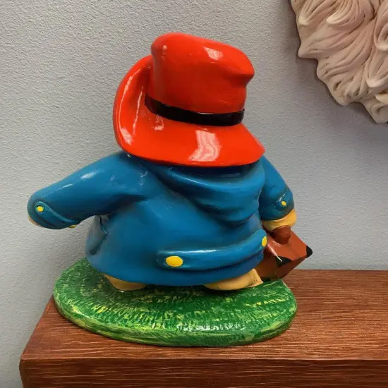 Travelling Bear Statue {5}