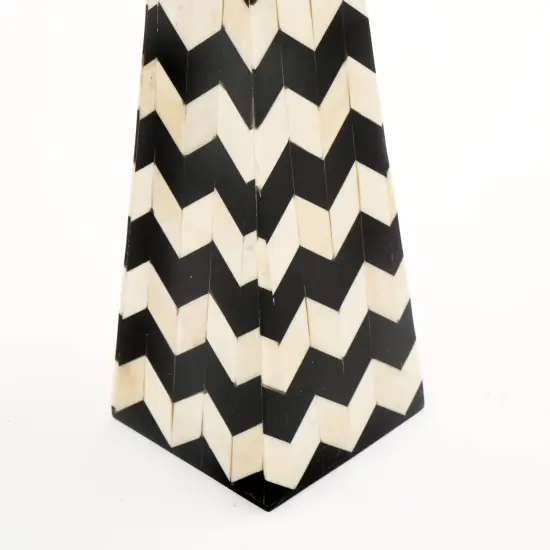 Decorative Objects/Zigzag Pattern Black & White Cone Pillar/Tabletop Decorative Item {4}
