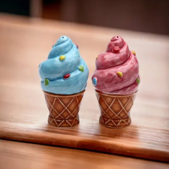 Ceramic Ice Cream Salt & Pepper Shakers, Home D&eacute;cor, Gift for Her, Gift for Mom, Kitchen D&eacute;cor {2}