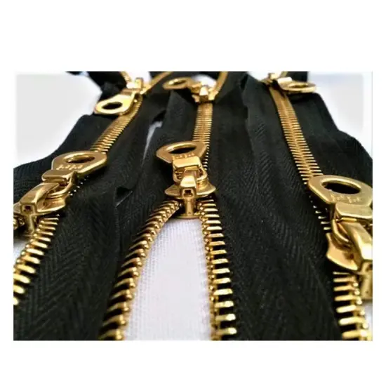 Zipper &ndash; Black 6MM Gold Plated Two-Way Separating 27.5" for Jackets {1}