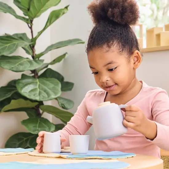 Kaplan Early Learning Company Teapot and Cups Set {4}
