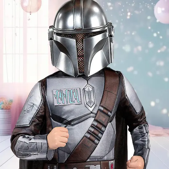 Kids Mandalorian Light Up Star Wars Costume with Cape and Mask {4}