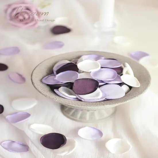 300pcs Faux Rose Petals (Charming Lilac) {2}