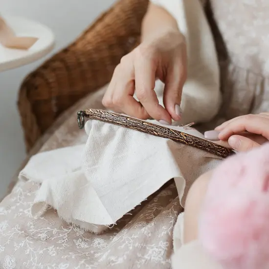 8inch Embroidery Hoop Frame Imitated Wood Embroidery Circle Round Display Frame Ring Cross Stitch Hoops Embroidery Hoops Set for Art Craft Sewing and Hanging, Rug Punch Set {2}