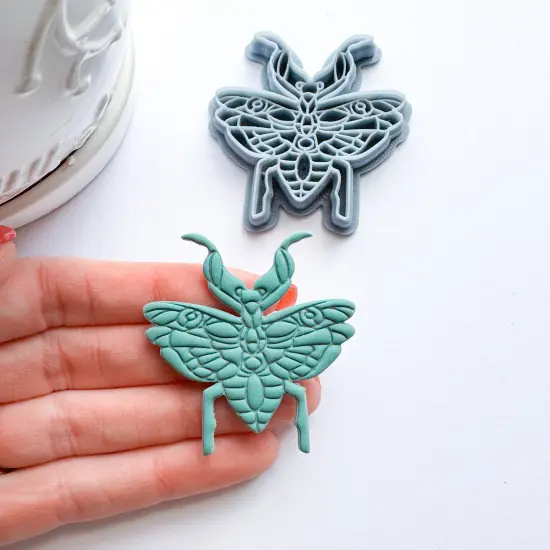 PRAYING MANTIS INSECT | GARDEN | CLAY CUTTERS {3}