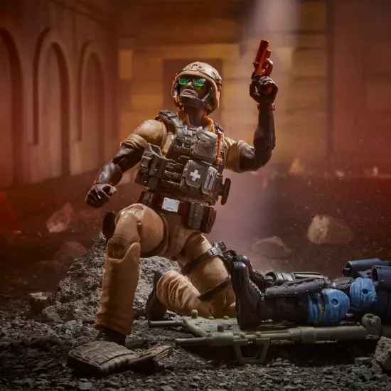 G.I. Joe Classified Series #122, Carl Doc Greer, Collectible 6-Inch Action Figure with 7 Accessories {7}