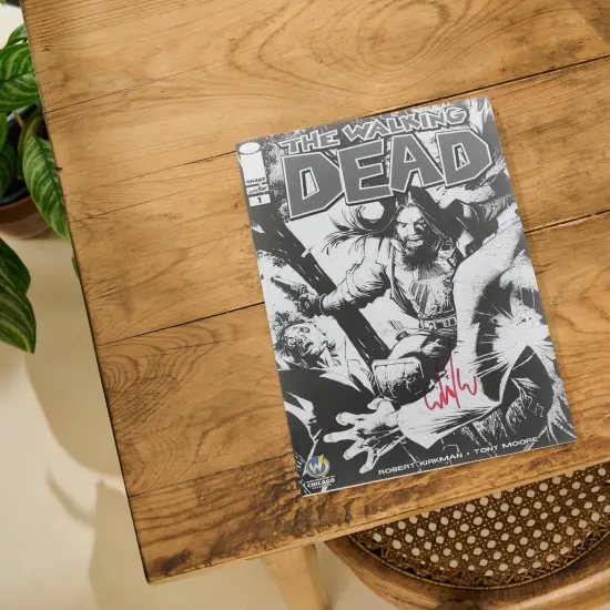 The Walking Dead #1 WW Chicago '13 Exclusive B&W Cover Signed By Whilce Portacio {3}