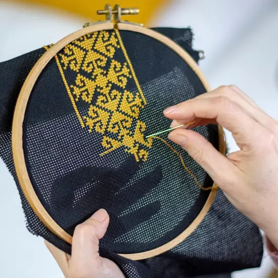 6 Pcs Cross Stitch Aida Cloth Embroidery Cloth Cross-Stitch Fabric 14 Count Black Aida Easy to use Embroidery Patterns Pictures 12 by 18-Inch {5}