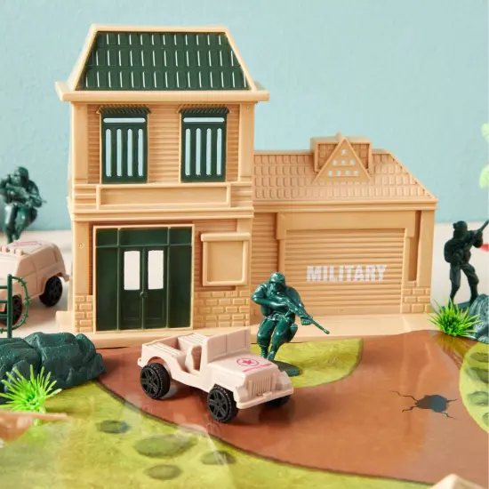 BLUE PANDA 400-Piece Army Men Toy Soldiers for Boys Ages 8-14 &ndash; Plastic Action Figures Playset with Military Toys, Battlefield Map, Fort Accessories, Tanks, Planes {4}