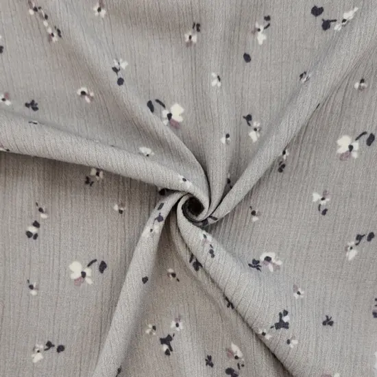 1 Yard Rayon Crinkle Silver Woven Fabric, 50/52&Prime; Wide 100% Rayon {3}