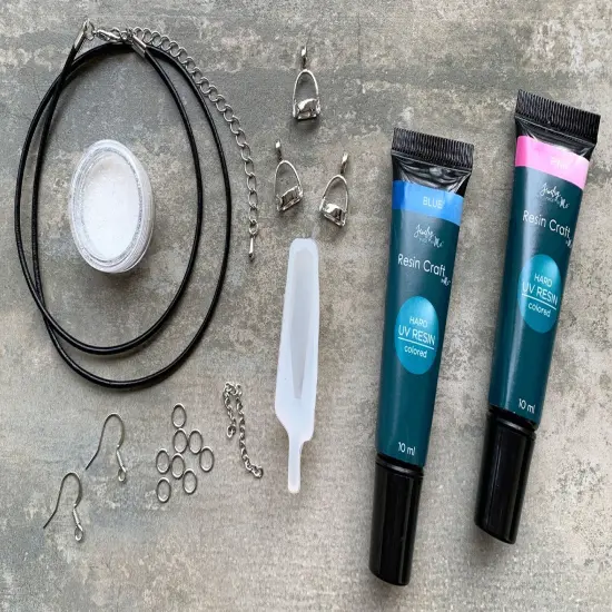 Jewelry Made By Me Resin Craft DIY Gemstone Starter Kit {2}