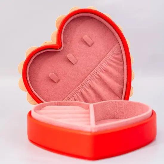 HEART SHAPED JEWELRY BOX {3}