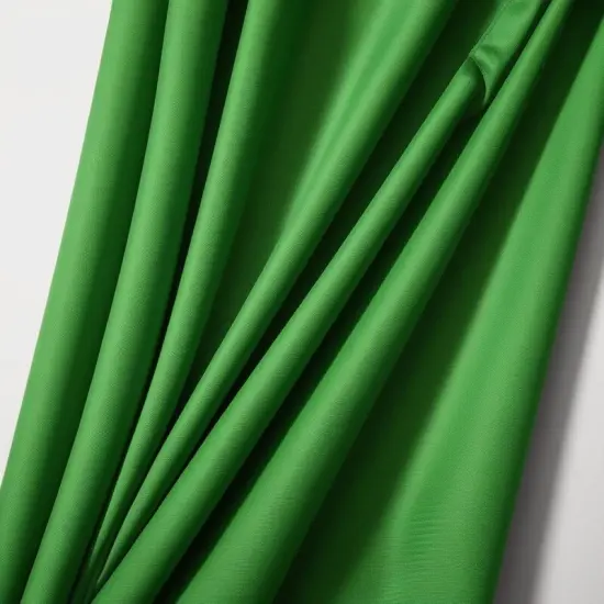 1 Yard Poly Poplin Fabric 58/60'' Inches Wide Wrinkle Resistant Material for Apparel and Tablecloths Kelly Green {1}
