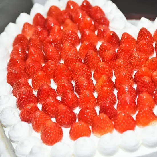 150 Pcs Artificial Strawberries {5}