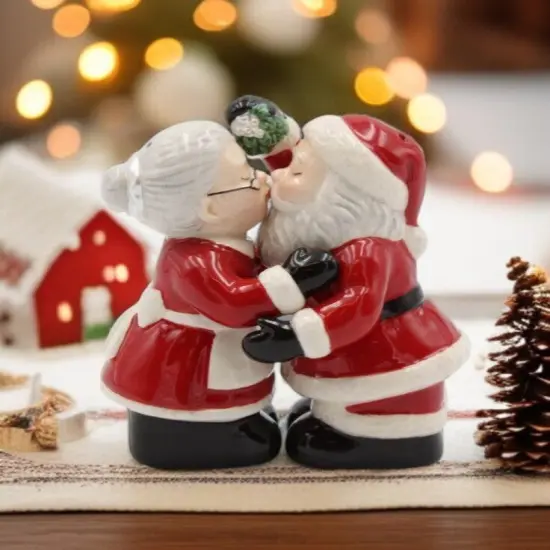 Ceramic Christmas Decor Kissing Santa and Mrs. Claus Salt And Pepper Shakers, Home Décor, Gift for Her, Gift for Mom, Kitchen Décor {1}