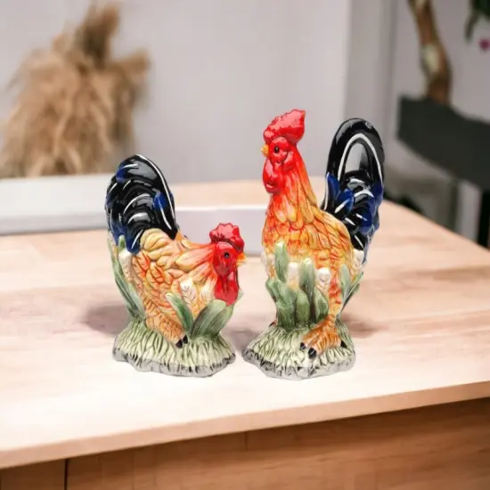 The Happy Farm: Ceramic Rooster Salt & Pepper Shakers, Home D&eacute;cor, Gift for Her, Gift for Mom, Kitchen D&eacute;cor, Farmhouse Decor {2}