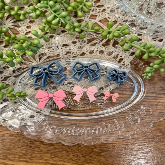 TAILS OUT BOW | COQUETTE | CLAY CUTTERS {1}