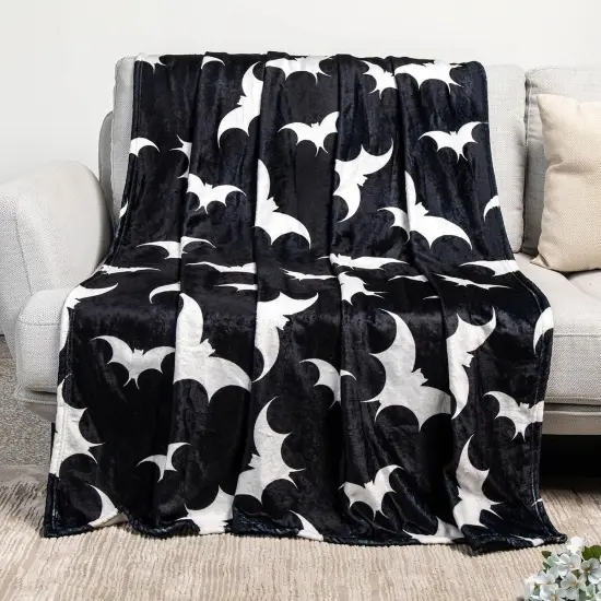 Gothic Bat Pattern Throw Blanket - Halloween Themed {1}