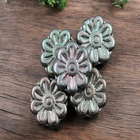 *6* 18mm Metallic Purple Iris Daisy Flower Beads {1}