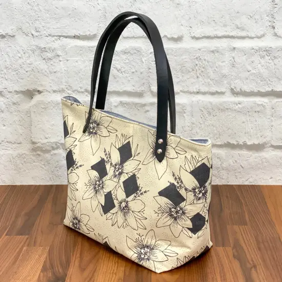 Crosscut Sewing Co.&reg; Market Tote Bag Sewing Project Kit for Beginners with Fabric, Instructions and Video Diamod floral {5}