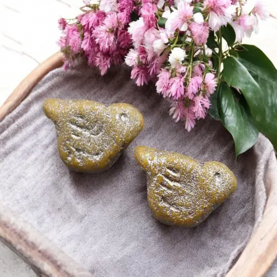 *6* 11x22mm Platinum Washed Etched Matte Goldenrod Bird Beads {2}