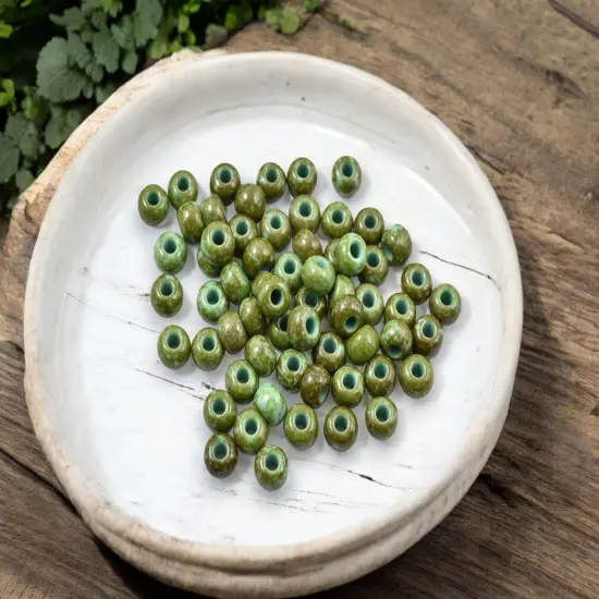 50G Opaque Turquoise Picasso Czech 32/0 Seed Beads {4}