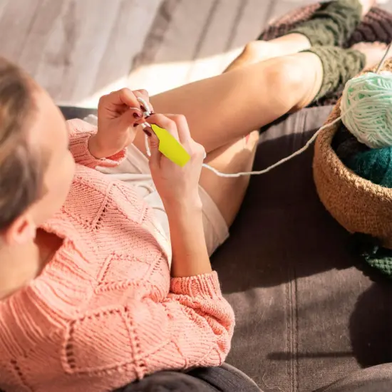 MEYAGO 5PCS Crochet Hook Grips Set Ergonomic Crochet Hook Handle Multi-Size Ergonomic Crochet Hook Handle Attachment - Fits 2mm to 10mm Hooks {2}