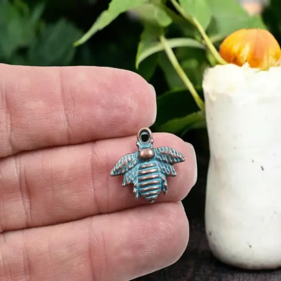 *50* 21x16mm Copper Patina Bee Charms {3}