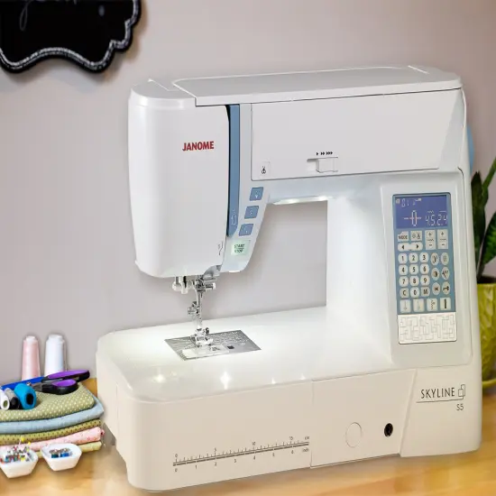 Janome Skyline S5 Computerized Quilting Machine {3}