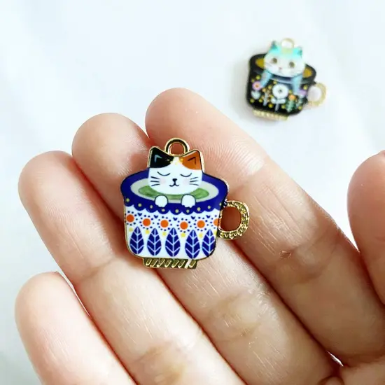 2 Pieces Needle Minder Cartoon Cup Cat Cute Needle Holders Magnet for Modern Cross Stitch Embroidery Accessories {3}