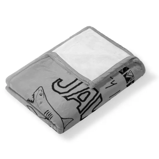 Universal Jaws Silk Touch Throw Blanket Amity Island {4}