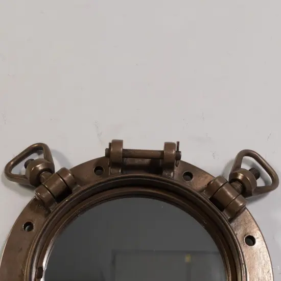 Mirror Porthole Life Size Statue {6}