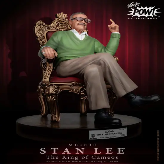 Stan Lee: The King Of Cameos Master Craft Table Top Statue {5}