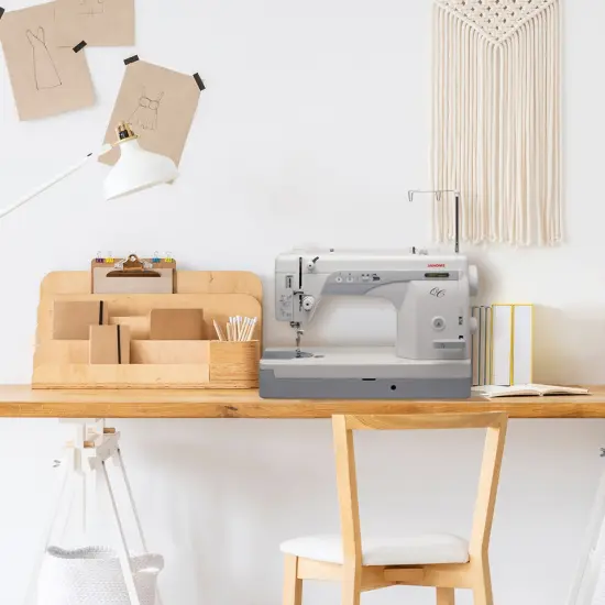 Janome High Speed Sewing and Quilting Machine 1600P-QC {2}