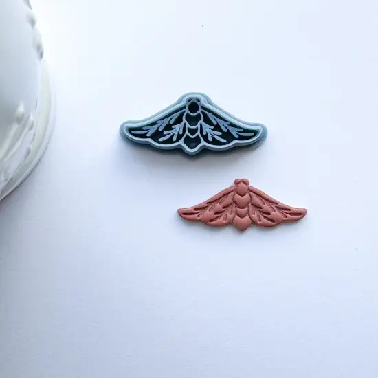 BUDDING MOTH INSECT | GARDEN | CLAY CUTTER {1}